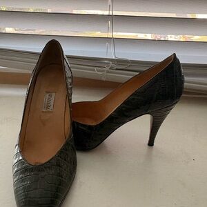 Luxury Green Genuine Mauri Crocodile Pumps. Handcrafted in Milan, Italy.